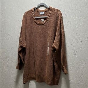 Old Navy Women’s Tan Crewneck Sweater